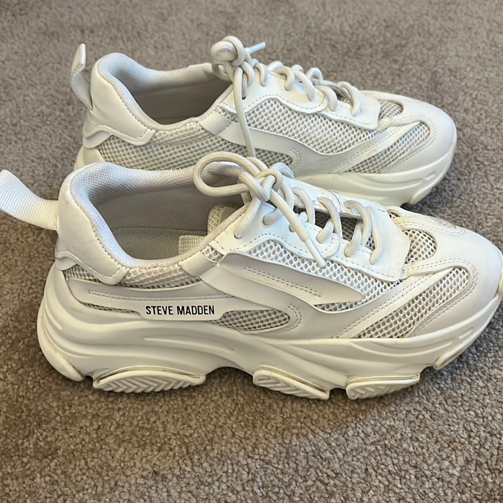 Steve Madden Possession Sneakers Size 7 White